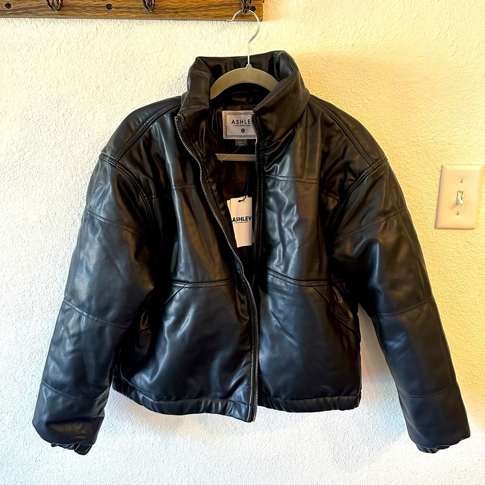 Ashley Cropped Black Leather Puffer Jacket, Women’s Large. BRAND NEW WITH TAGS!